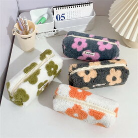 送料無料 ペンケース 大容量 筆入れ ペン収納 もこもこ 韓国ファション コスメポーチ 小物入れ 小学生 中学生 高校生 収納ポーチ 軽量 文房具 かわいい おしゃれ 個性的 入学祝い プレゼント ネイル道具 メイクブラシ 楽天海外通販
