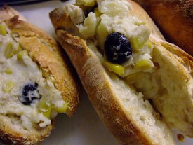 ルクセンブルグ天然酵母　ミニバゲット（フランスパン）（50個セット）冷凍で輸入して自宅で焼くから作り立ての風味そのまま！！