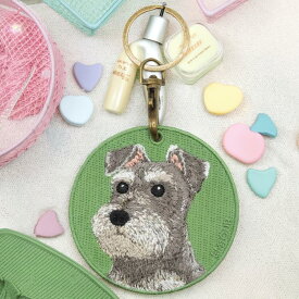 シュナウザーキーホルダー シルク両面刺繍 犬キーホルダー シュナウザー ドッグ 超かわいい 本物そっくり 高品質 リアル チャーム ペット プレゼント最適 犬 犬柄 イヌ