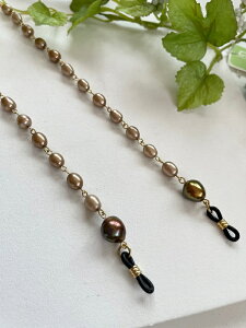 セール メガネチェーン 京都marimariオリジナル商品 ハンドメイド 淡水パール グラスコード エアリーチェーンでとても落ち着いてオシャレです。金属アレルギーの方も首の辺りはエ