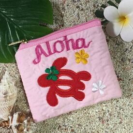 【スーパーセール!店内エントリー最P10倍】 ハワイアンキルト Hawaiian Quilt ホヌ柄 スクエアコインケース インテリア小物 コットン 革 メンズ レディース 亀 かめ カメ がま口 ファスナー 小物入れ ギフト おしゃれ ハワイ雑貨 土産 ピンク PINK アロハ aloha