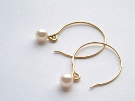 スイングパール・K18フックピアス【送料無料】【パールピアス 18金】【パール ピアス】