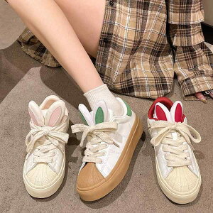 スニーカー かわいい ウサ耳 厚底 シューズ 個性的 うさぎ ウサギ 耳付き 白スニーカー 赤 緑 ピンク バイカラー 韓国風 運動靴 ユニーク 可愛い 女子 プレゼント もふもふ アニマルデザイン