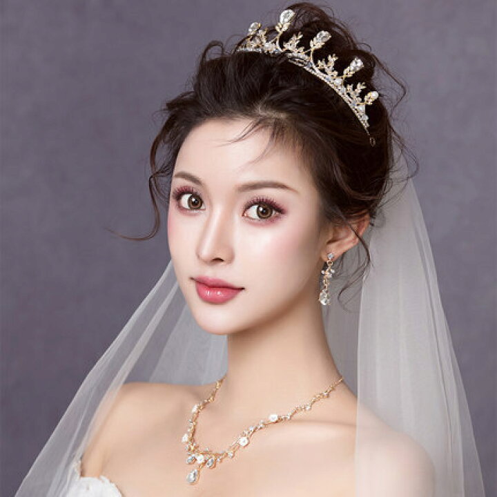 楽天市場 ウェディング ヘッドドレス アクセサリー ティアラ 王冠 クラウン 3点セット 結婚式 二次会 花嫁 ブライダル セット イヤリング ピアス ネックレス 髪飾り ヘッド アクセ おしゃれ 上品 かわいい ゴールド 合金 パーティー アイテム 小物 ラインストーン 華やか 楽天市場 ウェディング ヘッドドレス アクセサリー ティアラ 王冠 クラウン 3点セット 結婚式 二次会 花嫁 ブライダル セット イヤリング ピアス ネックレス 髪飾り ヘッド アクセ おしゃれ 上品 かわいい ゴールド 合金 パーティー アイテム 小物 ラインストーン 華やか
