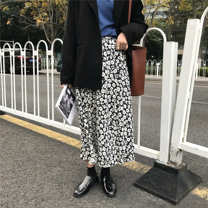楽天市場 スカート ロング ミモレ丈 花柄 デイジー柄 カジュアル 大人かわいい ボトムス コーデ レトロ おしゃれ Aライン ハイウエスト 黒 白 デート 学生 通学 通勤 Ol オフィス モノトーン 10代 代 30代 秋 冬 トレンド こなれ感 抜け感 韓国 ファッション