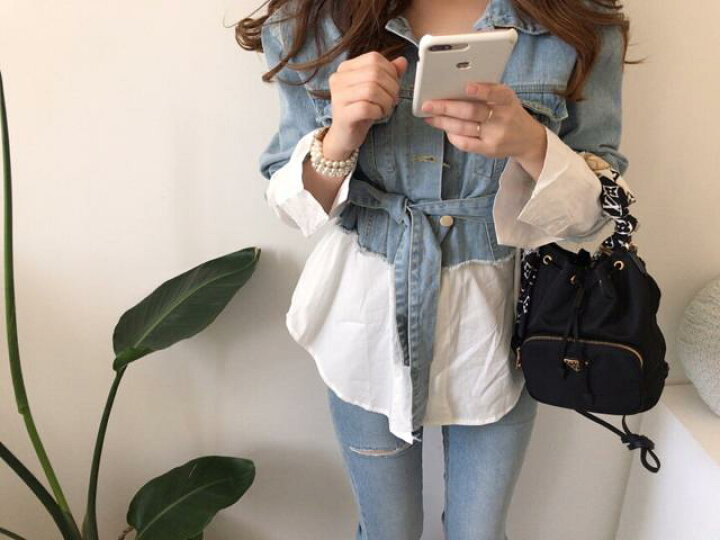 楽天市場 デニム シャツ レディース トップス ブラウス デニム ジャケット 重ね着風 長袖 切り替え デザイン 異素材mix かっこいい きれいめ おしゃれ トップス コーデ 春 夏 秋 白シャツ 個性的 デニム 無地 カジュアル セレブ ラフ感 こなれ感 大人カジュアル シャツ