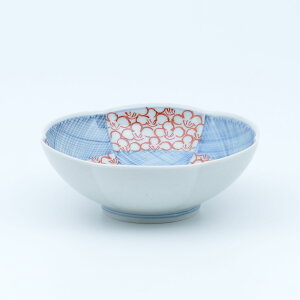 文青 市松花弁紋 輪花預け鉢 | 有田焼 おしゃれ 磁器 煮物 初期伊万里 サバの味噌煮 鮮やか ARITA