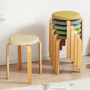 Cނ̉~̃Xc[ƒp̖؂̃x`̉ڊԃVvŌIȃACfȀȃXc[̂ȐH̉~̃Xc[