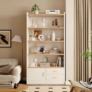 Cނ̖{IbJ[̕ǑWP[XhAtrOIƒpǏGA̔zuł