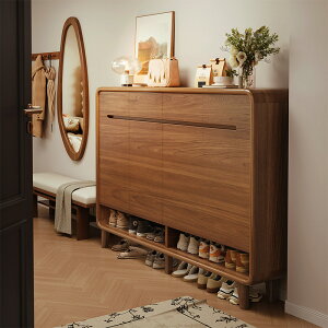 Cނ̌Cƒpˌ[ˌ̕ǂɂē֌ˌGx[^[LO[ł