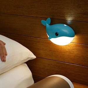 ナイトライト センサーライト クジラ 壁付け ブラケット ウォールライト 人感センサー 子供部屋 かわいい 照明 インテリア 北欧 廊下 階段 室内 おしゃれ USB 充電 LED ペットライト センサー
