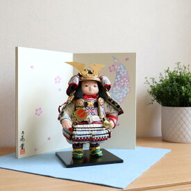 幸一光作 鎧着大将「蒼」正絹淡萌葱糸縅 正絹西陣織鳳凰丸紋 京製手描屏風「三日月桜」　 五月人形 子供大将 5月人形 さつき人形 皐月人形 五月飾り 兜鎧飾り 鎧兜飾り かわいい コンパクト