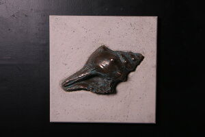 �Ǌ|���A�[�g�E���L�E�u�����Y�d�グ Conch Wall Plaque �����v���X�`�b�N�iFRP�j �A�[�g�I�u�W�F �ǖ� �f�B�X�v���C 51cm×51cm �X�� ���� �E�H�[�� �p�l�� ���� �C���e���A �I�[�i�����g ������ ��