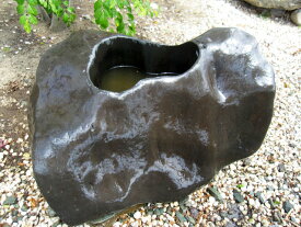 手水鉢 つくばい 溜まり石 水鉢 庭石 景石 蹲 たまり石 天然石 和風 庭園 石庭