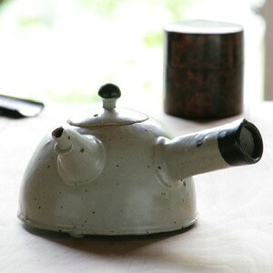 ■黒点急須■和食器 陶芸 美濃焼 ティーポット おしゃれきゅうす 茶器 お茶 ポット 急須 きゅうす 結婚祝い プレゼント 素敵 陶器 手作り おしゃれ かわいい モダン 誕生日 お祝い