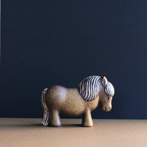 yP5{E4hE420`zTE[\ XJZV[Y |j[ | Lisa Larson SKANSEN PONY | n u k G IuWF CeA  Mtg