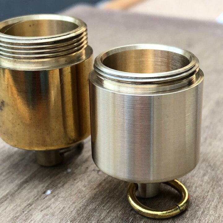 SALE/64%OFF】 ≪再リニューアル≫真鍮製小物入れ 真鍮 小物入れ アクセサリー 灰皿 薬 小銭 持ち運び可 日本製 ビレット キャンプ アウトドア ハンドメイド 真鍮 弾丸 真鍮ケース 小物入れ 爪楊枝 お札 薬莢 キャンプ