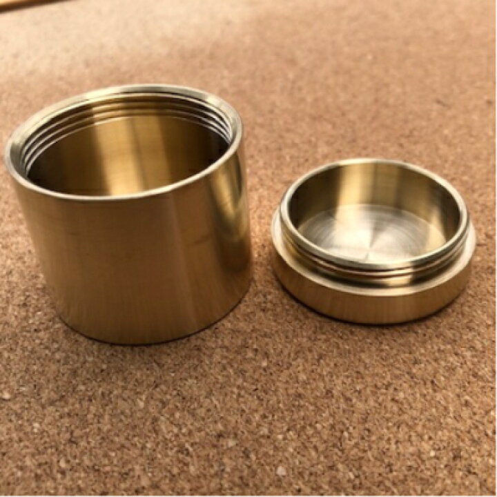 ≪再リニューアル≫真鍮製小物入れ 真鍮 小物入れ アクセサリー 灰皿 薬 小銭 持ち運び可 日本製 ビレット キャンプ アウトドア マツバ工房 ハンドメイド 真鍮 弾丸 真鍮ケース 小物入れ 爪楊枝 お札 薬莢 キャンプ