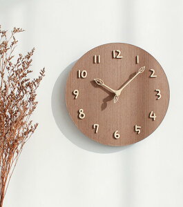 Mermbe壁掛け時計 原木風 木質 円形 静音 石英 時計枠なしデザイン 3d立体数字 かわいい 木の葉針 見やすいファッション 12インチ 直径30CM 北欧インテリア 新居引越し 人気祝日プレゼント (茶色