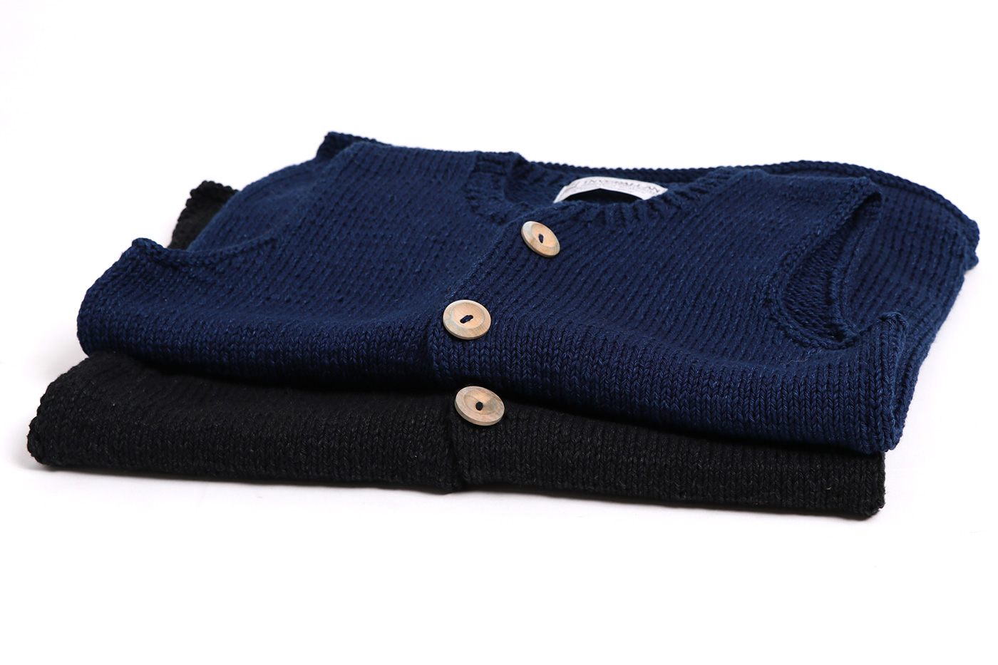 INVERALLAN インバーアラン ベスト コットンニットベスト メンズ レディース デニムヤーン 手編み ハンドニット コットン100％  アランニット スコットランド製 Denim Yarn Cotton Knit Vest | MAVAZI（インポートクロージング）