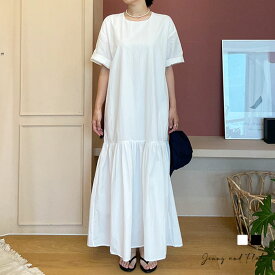 【 即日発送 】 マキシ丈シャーリングワンピース┃全2色┃メール便可能┃Jenny and Flat┃ジェニアンドフラット┃ゆったりとしたマキシ丈で、動きやすさと快適さを兼ね備えています。体型を選ばず、多くの方にフィットするデザインで、体型カバーにも一役買います。