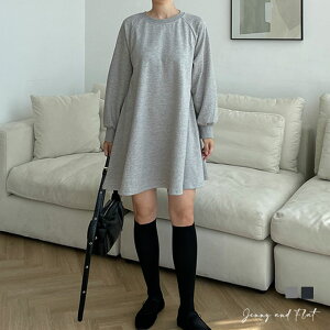 ~fBtAC[W[s[XS2F[։Jenny and FlatWFjAhtbgG̃fUCœ₷AtÃJbgIłBL鐞̌^RɃJo[