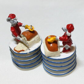 チーズを切るネズミ MOUSE ON STACK OF PLATES 重ねた皿の上のマウス ピューター Pewter ヘアルーム エディション HEIRLOOM EDITIONS シンブル 指貫き ソーイング キルト パッチワーク コレクション アイテム 誕生日 ギフト プレゼント 02P09Jan16 03P23Jan16