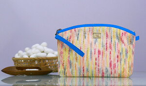 丹後与謝野町/手機工房/倉橋なをえ作品展 手織りシルクポーチ/正絹裂き織 縦17cm×横25cm×マチ5cm silk100% made in Japan/hand made silkbag 熟練職人による日本製/手織りサークルひまわりの未/さきおり