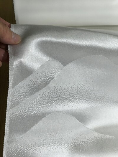 丹後ちりめん正絹白生地AB反13m50cm巻美しい光沢としなやかな山波柄/軽め最高級どんす綸子/幅は37cm/10cmあたり100円/別名:シルクサテン/五枚朱子/8000追加で無地染めします/シルク100%/襦袢地/湯通し済/草木染できます/丹後・日本製