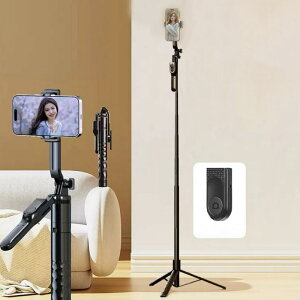 自撮り棒 2台同時使用 じどり棒 全高170cmのロングタイプ ライト付き スマホ三脚Bluetoothリモコン付属 自撮り棒 セルフィースタンド セルカ棒 iPhone &Android 対応 高耐荷重1/4ネジ付き360°回転 コ