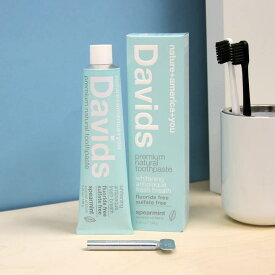 Davids デイヴィッズ ホワイトニングトゥースペースト（スペアミント）149g（チューブ絞り付き） 歯磨き粉 歯みがき粉 ハミガキ