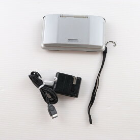 【中古】[NDS] (本体) ニンテンドーDS プラチナシルバー 任天堂(NTR-S-VKA)(20041202)