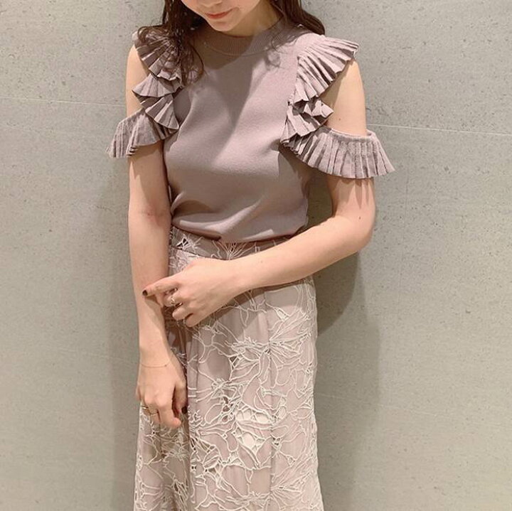 楽天市場】【P2倍&クーポン有】フリル クルーネック トップス  