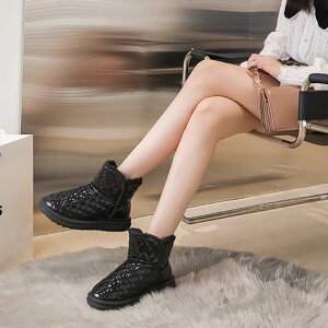 【P2倍&クーポン有】 レディース ブーツ スノーブーツ 暖かい ミドルブーツ 光沢感 防寒 カジュアル ラブリー ボア 脚長 キュート おしゃれ 大人可愛い 防水 かわいい かっこいい エレガント