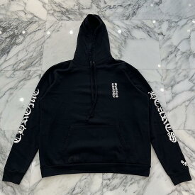 CHROME HEARTS 2025AW 1988 Silver Vertical Logo Pullover Hoodie Size L クロムハーツ 1988 シルバー ヴァーティカルロゴ プルオーバーフーディー プルオーバーパーカー 袖ロゴプリント 裏起毛 ブラック×シルバー サイズL【250814】【新古品】