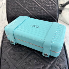 RIMOWA × Tiffany & Co. 2023AW Jewelry Personal リモワ×ティファニー ジュエリーパーソナル アクセサリーケース ジュエリーケース レザーベルト ロゴ刻印金具 ティファニーブルー【260204】【新古品】