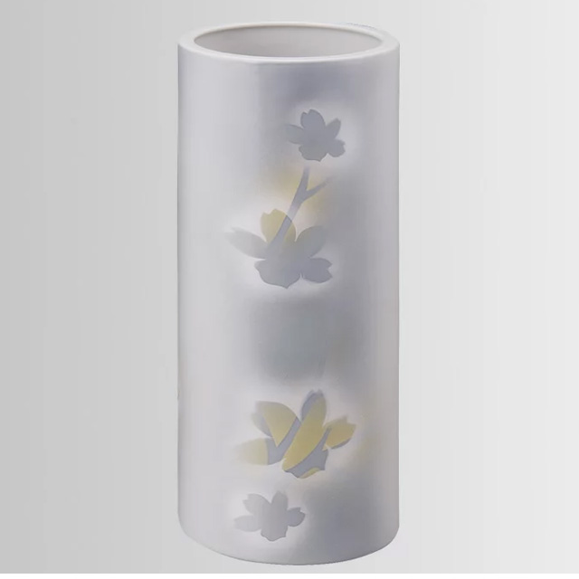陶器製の美しい花立です 40％OFFの激安セール 陶器 優九谷焼 紋箔銀彩 花瓶 最大49%OFFクーポン 花立 10号