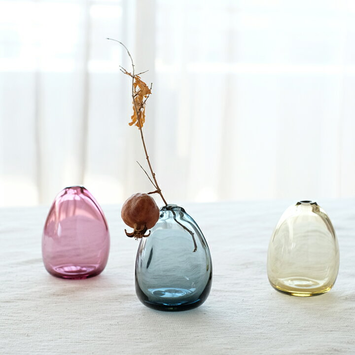楽天市場 Sghr スガハラ ミニ フラワーベース 三角錐 一輪挿し ガラス 花瓶 花器 クリスタル おしゃれ 小さい インテリア 雑貨 ピンク レッド イエロー ブルー グリーン クリア ギフト プレゼント 贈り物 日本製 インテリア雑貨mercato メルカート