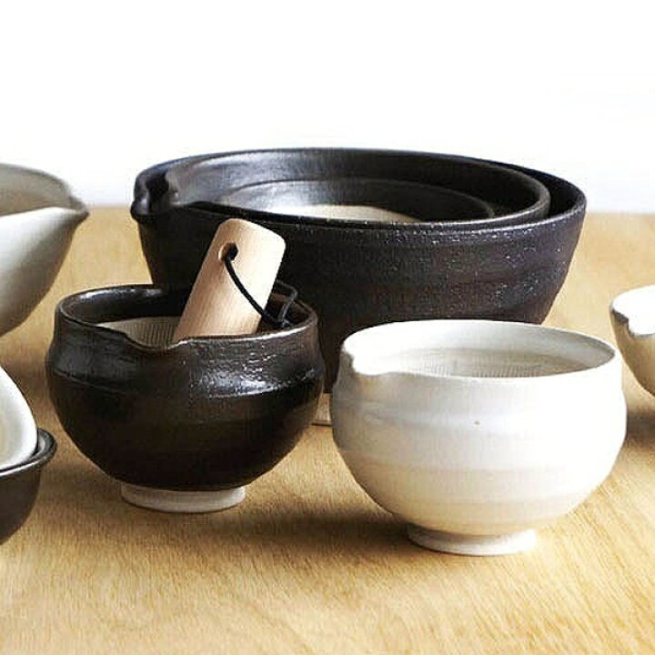 すり鉢 日本製 片口すり鉢 丸 ホワイト ブラック スリ鉢 Shikika すりこぎは別売り おしゃれ 和食器 すり鉢 ボウル ホワイト 白色 調理小道具 下ごしらえ用品 メルシープレゼント 雑貨屋 すり鉢 Letempsdescerises Concerts Ch