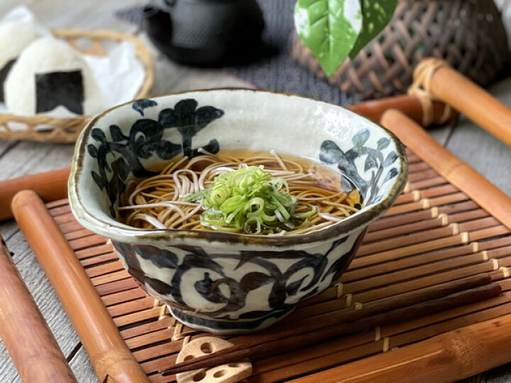 楽天市場 食器 ラーメン どんぶり おしゃれ 和食器 モダン 土物 ラーメン鉢 美濃焼 アウトレット カフェ風 手書きたこ唐草豪快丼 おしゃれ食器の通販m Home Style