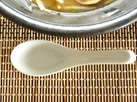 【クーポン配布中】食器 おしゃれ レンゲ ラーメン屋さんスプーン スプーン カトラリー 瀬戸焼 アウトレ…
