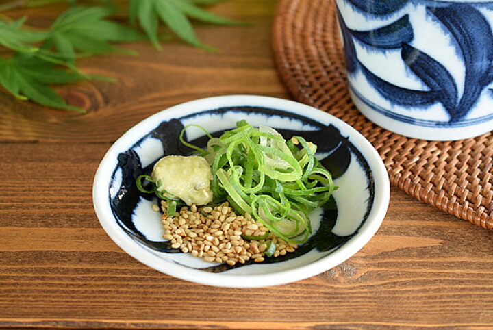 楽天市場 食器 小皿 おしゃれ 和食器 モダン 美濃焼 プレート 薬味皿 醤油皿 漬物皿 アウトレット カフェ風 藍草紋薬味小皿 おしゃれ食器の通販m Home Style