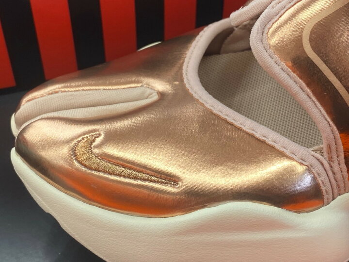 楽天市場 Nike W Aqua Riftナイキ アクアリフト Cw5875 929 サンダル ピンクゴールド系 シャンパン スリッポン スニーカー シューズ レディース Tabi Shoes 足袋 サイズus6 5 23 5cm Us7 24cm Us7 5 24 5cm Micce楽天市場店