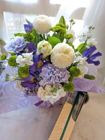 ◆お供えアレンジとスイーツセット「初盆」「法事」「お供え アレンジメント」「お供え 花」「お供え 花 スイーツ」「花 スイーツセット」「花とお菓子」「お供え 菓子 花 セット」「お供え 花」「お悔やみ 花」「お供え 送料無料 お菓子」