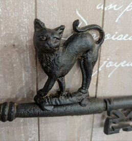 【ポイント5倍】☆ねこをモチーフにした鋳鉄製☆「猫の壁掛け」「猫好き グッズ」「猫 置き物」「雑貨　猫」「猫　プレゼント」「猫　飾り物」「猫グッズ プレゼント 女性」「猫 雑貨 プレゼント」「猫グッズ」「猫 インテリア 雑貨」「猫好き 誕生日プレゼント 女性」