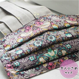 「Strawberry Thief いちご泥棒 ブラウン LIBERTY タナローン& シルバーリボン★大人サイズ（小さめ）」ハンドメイド プリーツマスク 両面デザインタイプだから1枚で楽しめる2つのおしゃれ♪【楽ギフ_包装】【メール便OK】決済確認後7日以内に発送予定★