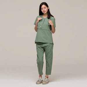 p TOPOpen V-neck Relaxed Pocket Scrub Women's Top Hydro Greena@jtH[fUCi[uh AcmeciҁEa@EpEXNuE㖱߂Ȃǂ̐Xł Acmeci