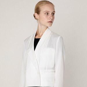  p R[g Low lapel cropped wrap. Female jacket.a@jtH[fUCi[uh AcmeciҁEa@EpEXNuE㖱߂Ȃǂ̐Xł Acmeci
