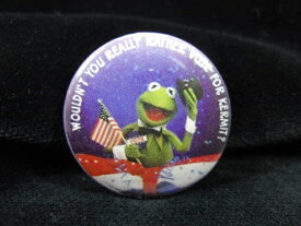 ◎【缶バッジ/Button badge】『 マペッツ カーミット WOULDN'T YOU REALLY RATHER VOTE FOR KERMIT? / 缶バッジ 』バッジ バッチ PinBack Button Can badge カンバッジ 缶バッチ カンバッチ コレクション ファッション雑貨 アメ雑 雑貨