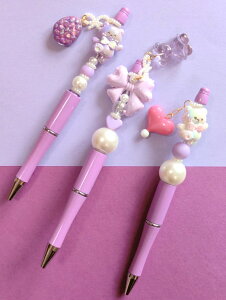 【ボールペン】  紫 パープル ハート くま リボン ドロップ ビーズ チャーム付き カスタムペン 1本バラ売り プレゼント デコペン 送料無料 かわいい おしゃれ 個性的